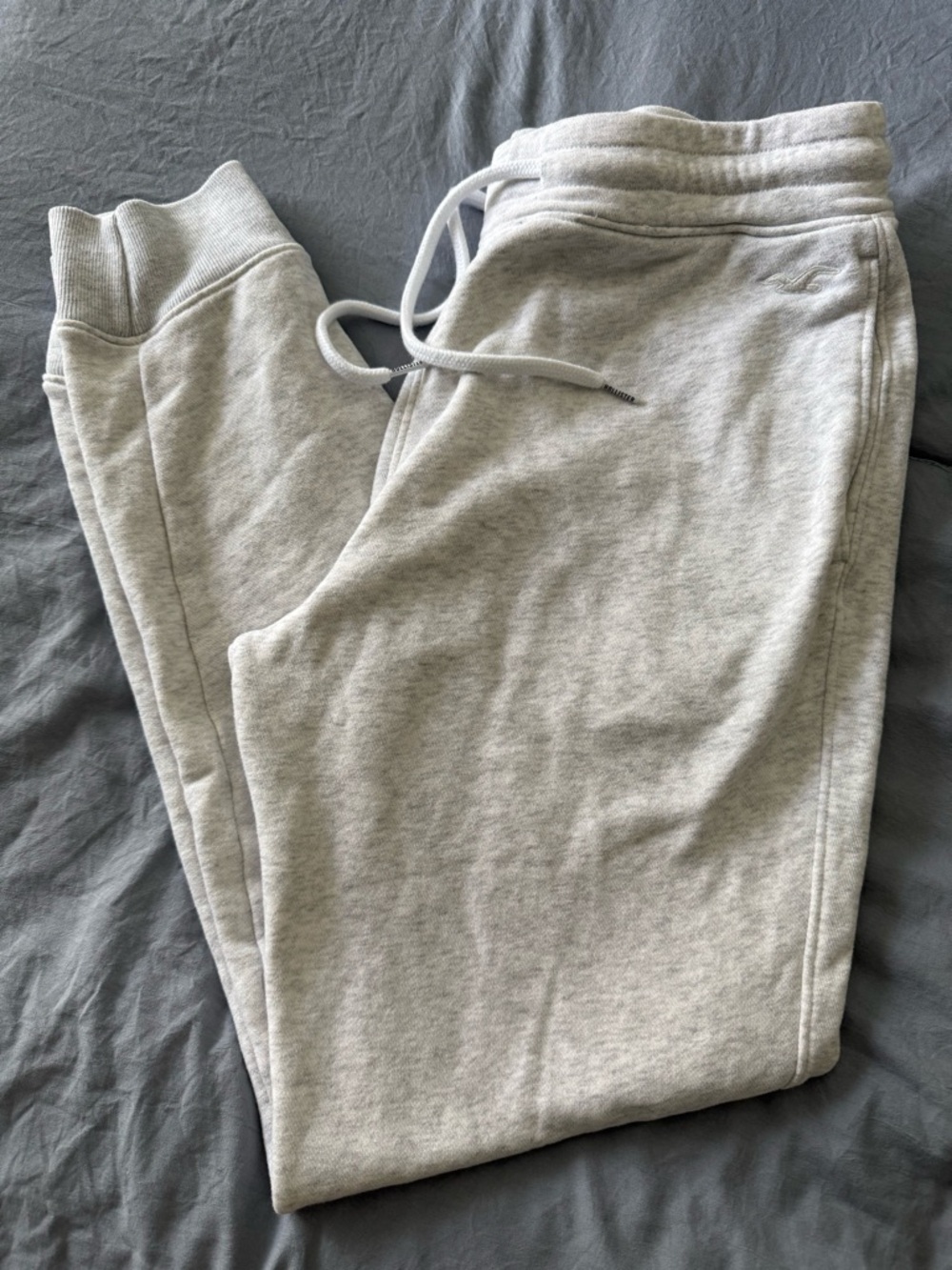Men’s Hollister Light Gray Jogger Sweatpants Medium
